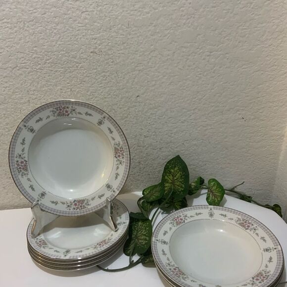 Mikasa Fine China Hamilton L9032 Dinnerware plates 8 pcs salad p… - Picture 7 of 7